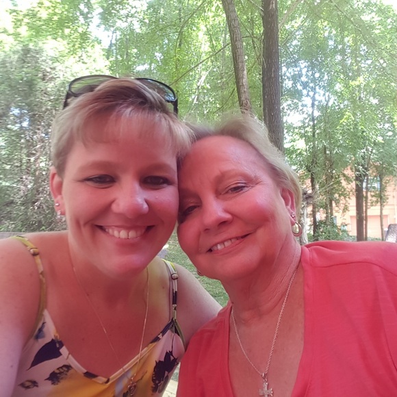 Meet your Posher, Jenny - Picture 2 of 2